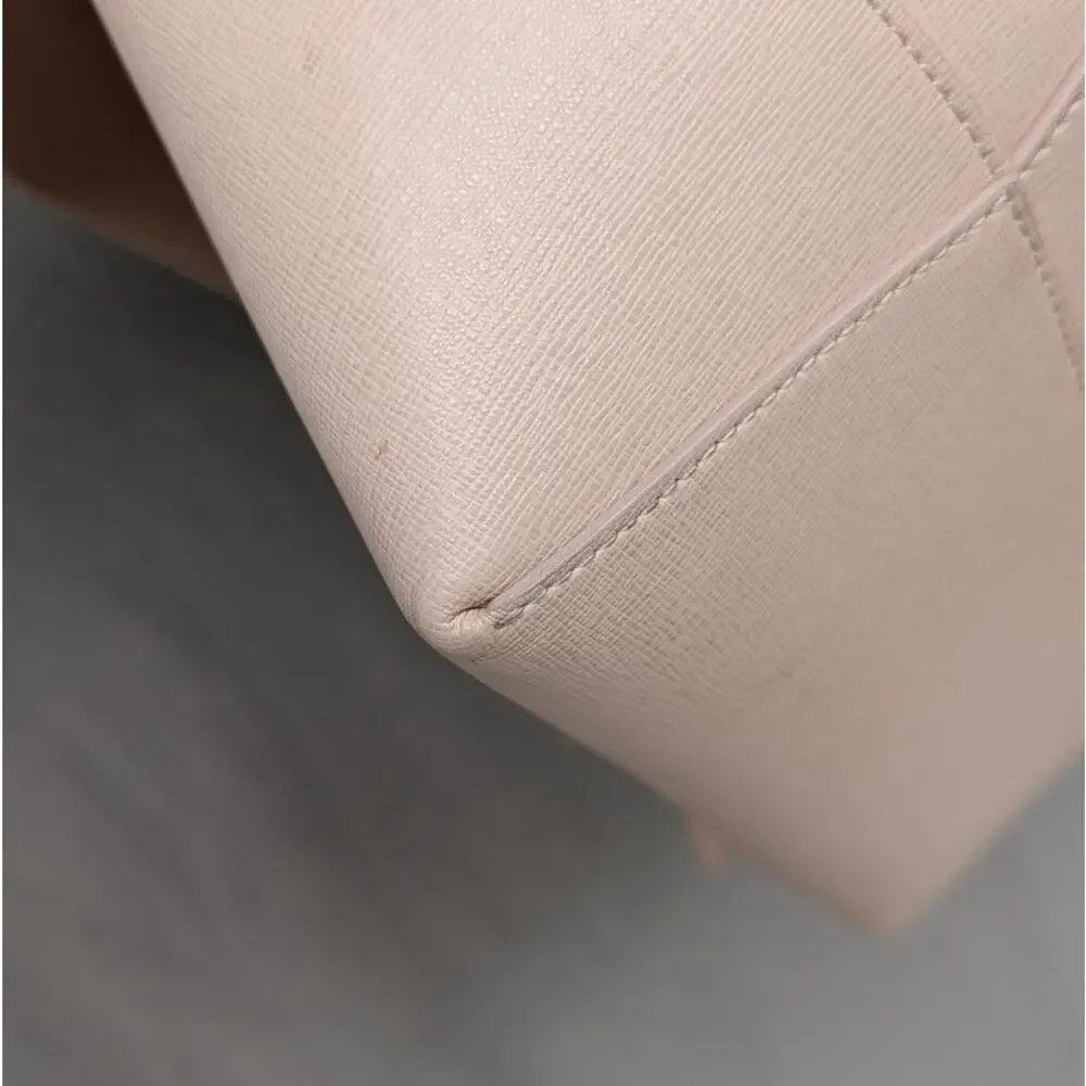 Mansur Gavriel mansur gavriel